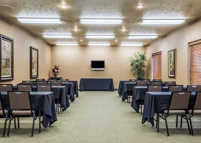 Comfort Inn & Suites Mitchell I-90